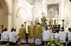The roles of Altar Servers Altar Servers