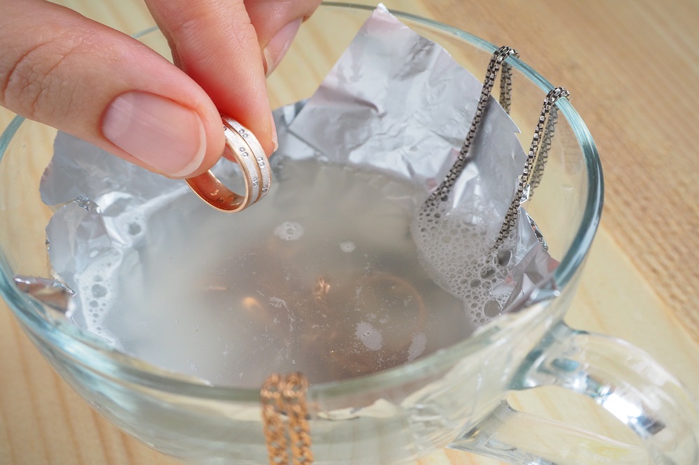 How to clean silver jewelry