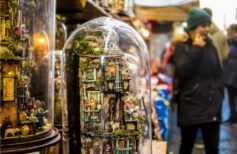 The scarabattola: the origins of the Neapolitan Nativity scene the scarabattola