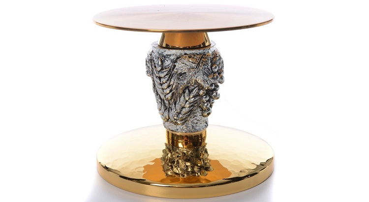 Monstrance stand Monstrance stand