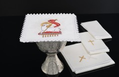 Altar linens in the liturgical celebrations Altar linens in the liturgical celebrations