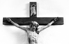 10 crucifixes for your home: check them out on the Holyart catalog 10 crucifixes