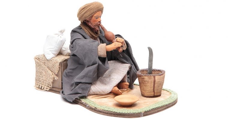 Animated statues in the Neapolitan Nativity scene