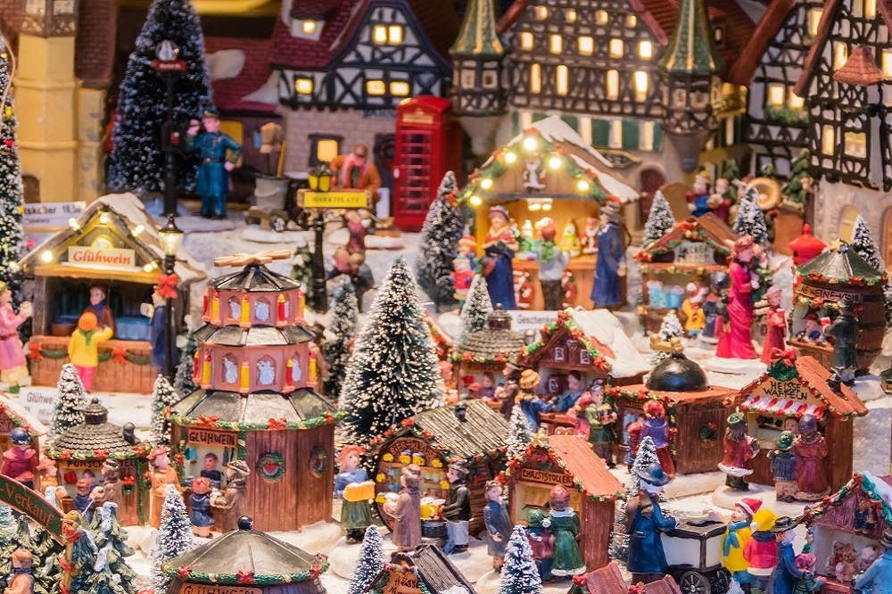 Miniature Christmas villages: let the magic of Christmas into your house