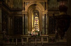 Our Lady of Loreto: the history and myth of the House that arrived in Loreto from Palestine Our Lady of Loreto