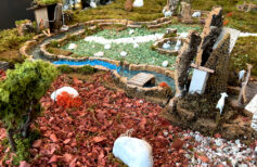 3 Simple Methods to Create a Water Effect in a Nativity Scene Water Effect