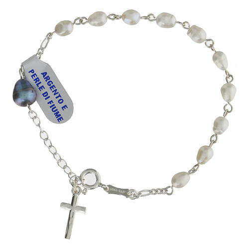 Bracelet with freshwater