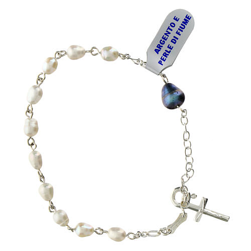 Bracelet with freshwater