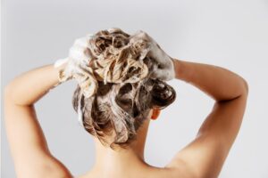 Sulphur Shampoo: Benefits and When to Use It