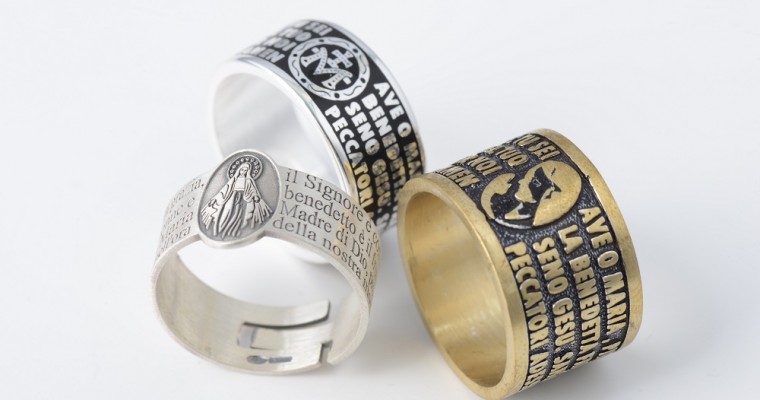 Geben Sie Ihrem Glauben mit Gebetsringen eine Stimme