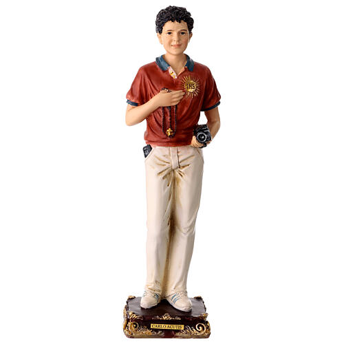 Carlo Acutis Statue mit Rosenkranz, aus farbig gefasstem Resin, 30 cm