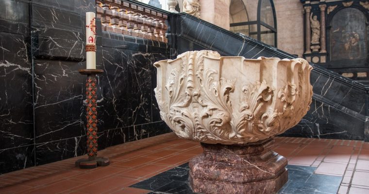 Agua bendita: una constante renovación del Bautismo