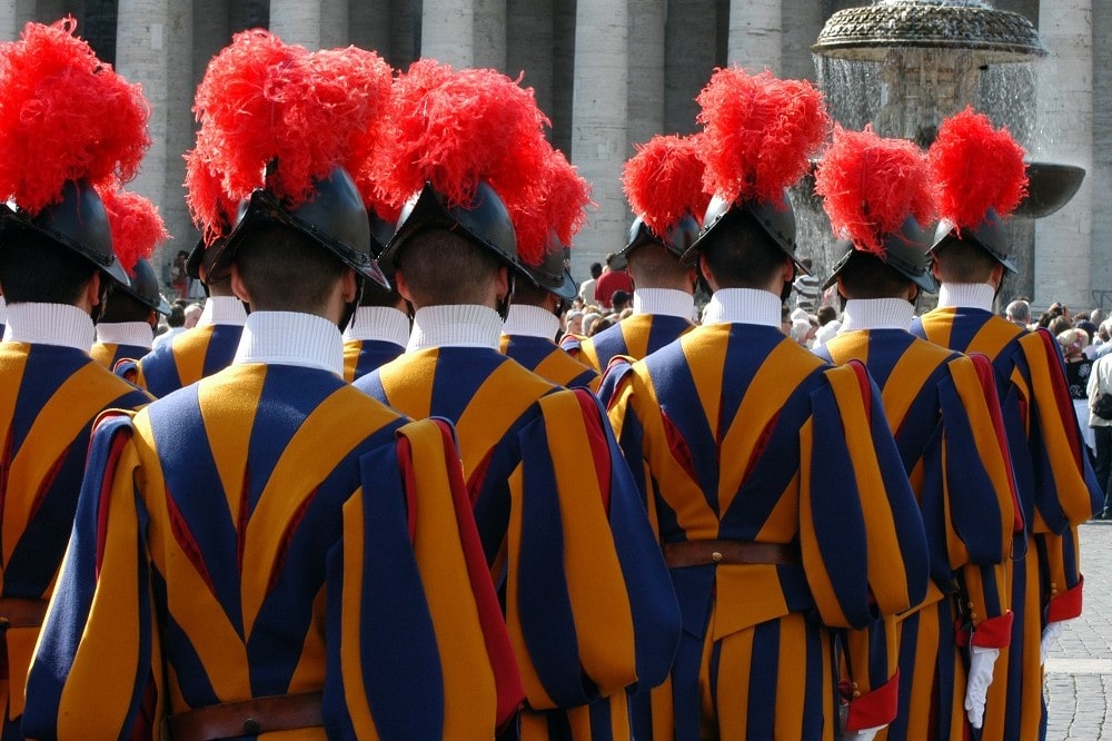 Para qué sirven los guardias suizos