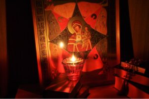 Moisés y la zarza ardiente: la llamada de Dios en el desierto