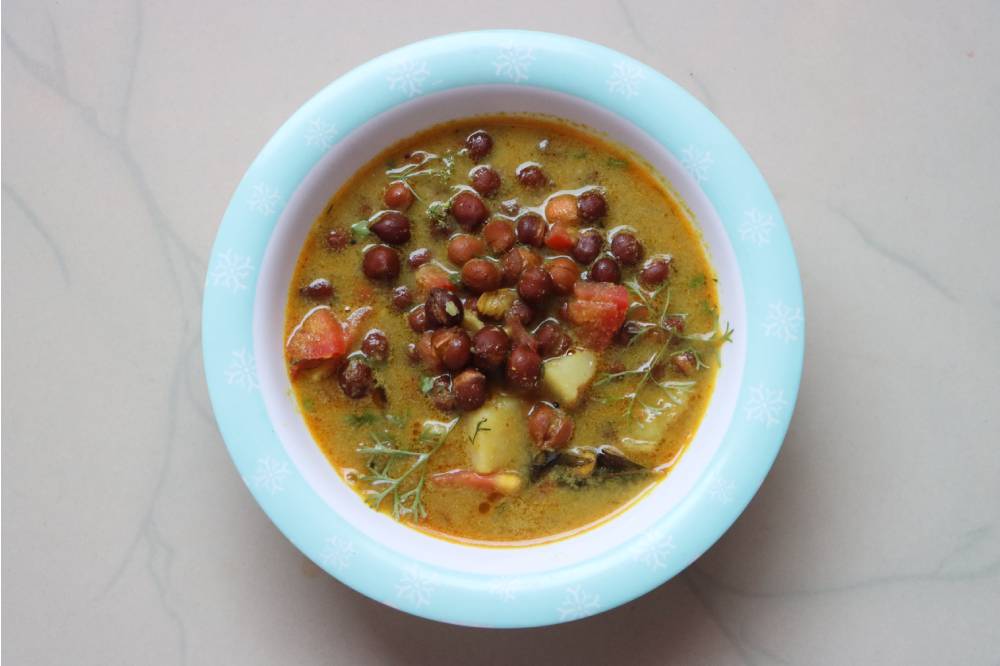 Sopa de garbanzos negros