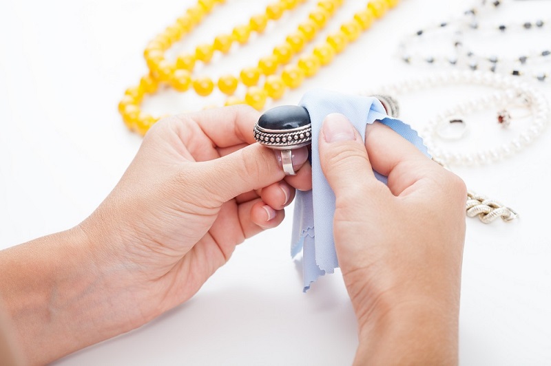 comment nettoyer les bijoux