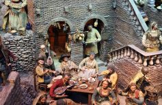 Les personnages de la Crèche napolitaine et leur signification Les personnages de la Crèche napolitaine