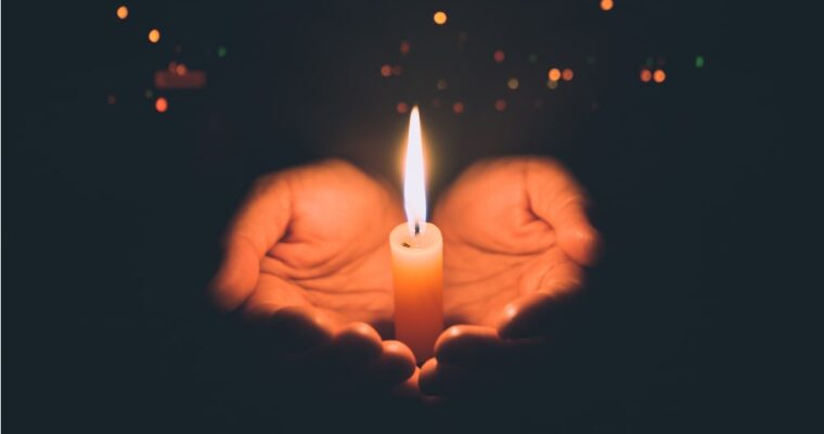 Repos éternel : la prière en l’honneur des défunts