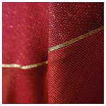 Chasuble Experience rouge tissus mixtes traits dorés Atelier Sirio