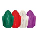 chasuble-slabbinck-avec-col-roule-et-croix-brodees-a-la-machine