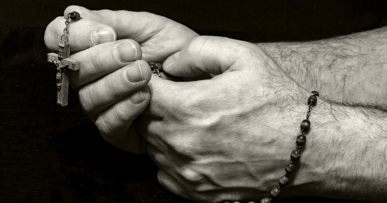 Liturgia delle ore: una breve guida per recitare l’Ufficio Divino