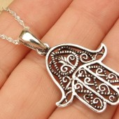 Mano di Fatima: storia e significato Mano di Fatima