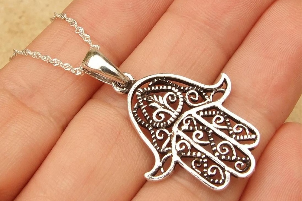 Mano di Fatima: storia e significato