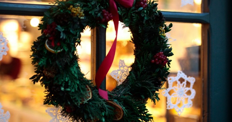 10 decorazioni natalizie fai da te per finestre