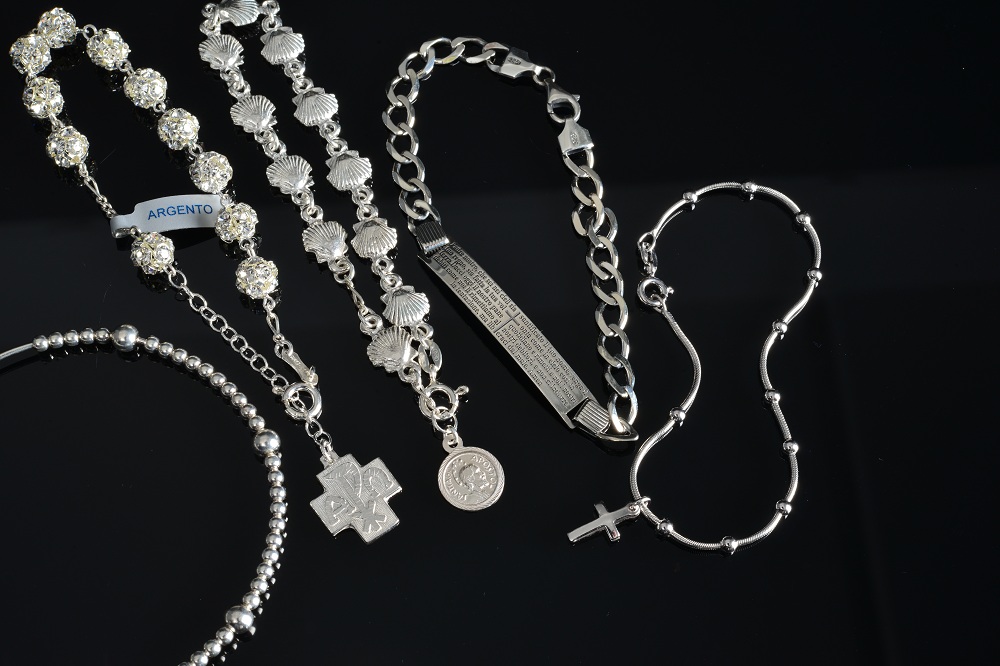 10 tipi di bracciali religiosi che puoi regalare a San Valentino