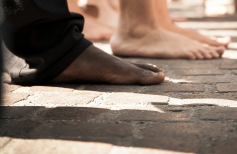 Le calzature del clero: piedi comodi sul cammino della fede calzature clero