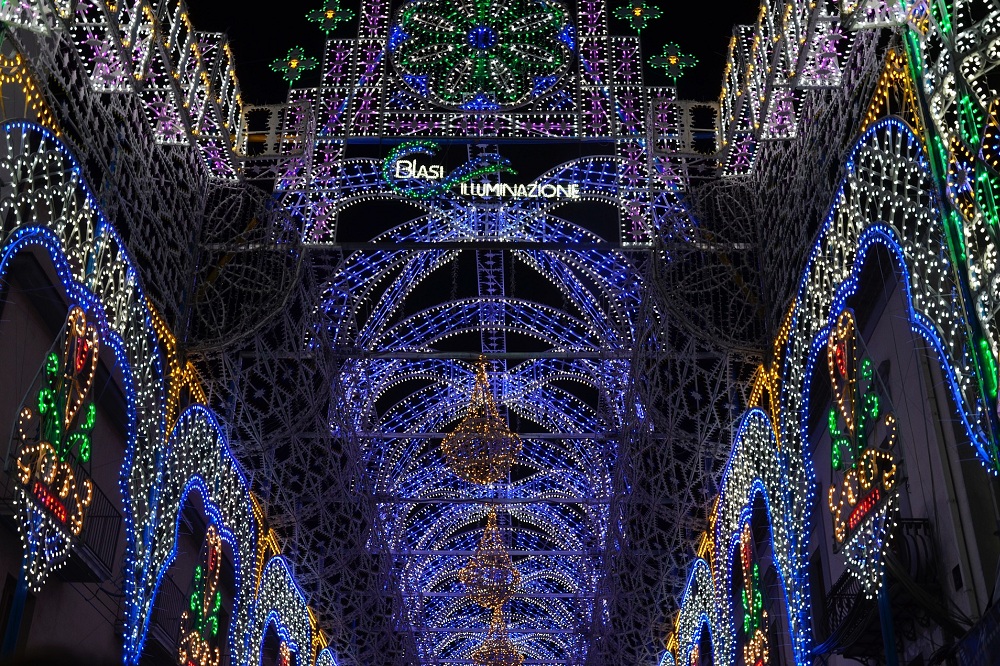 La storia delle luminarie: dal Sud Italia agli Stati Uniti