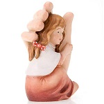 mano di dio accoglie bimba