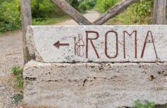 La credenziale del pellegrino: come organizzarsi per gli eventi del Giubileo roma via francigena credenziale del pellegrino