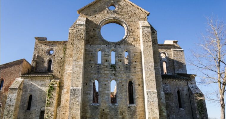 L’Abbazia di San Galgano tra storia e leggenda