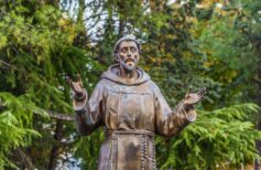 Attributi iconografici dei santi: come riconoscerli subito attributi dei santi