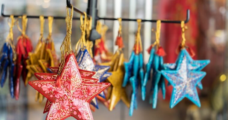 Palline di Natale in cartapesta: decorazioni dal design unico