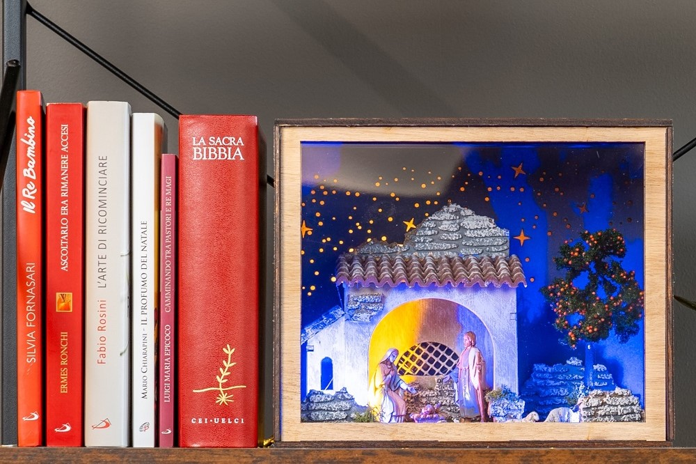 Presepi particolari: la Natività nei book nook