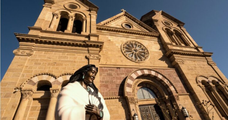 Santa Kateri Tekakwitha: il giglio dei Mohawk e la sua straordinaria testimonianza di fede