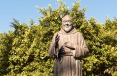 Preghiera a Padre Pio contro la guerra preghiera a padre pio contro la guerra