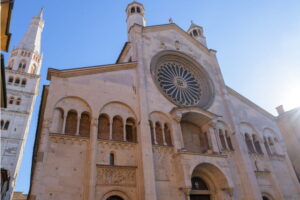 Curiosità che ti faranno innamorare del Duomo di Modena