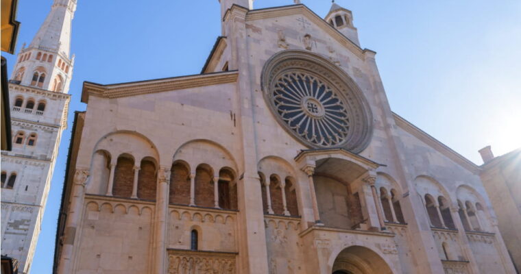 Curiosità che ti faranno innamorare del Duomo di Modena