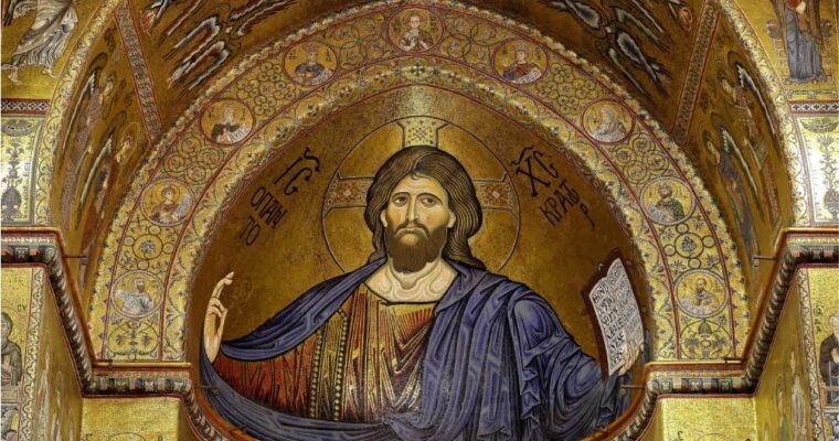 Cristo Pantocratore: significato, iconografia e storia dell’immagine più celebre di Gesù
