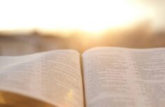 Le più belle frasi della Bibbia per ogni momento della vita le più belle frasi della bibbia