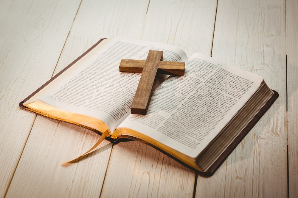 Znane nawrócenia religijne: 10 celebrytów, którzy stali się wierzącymi