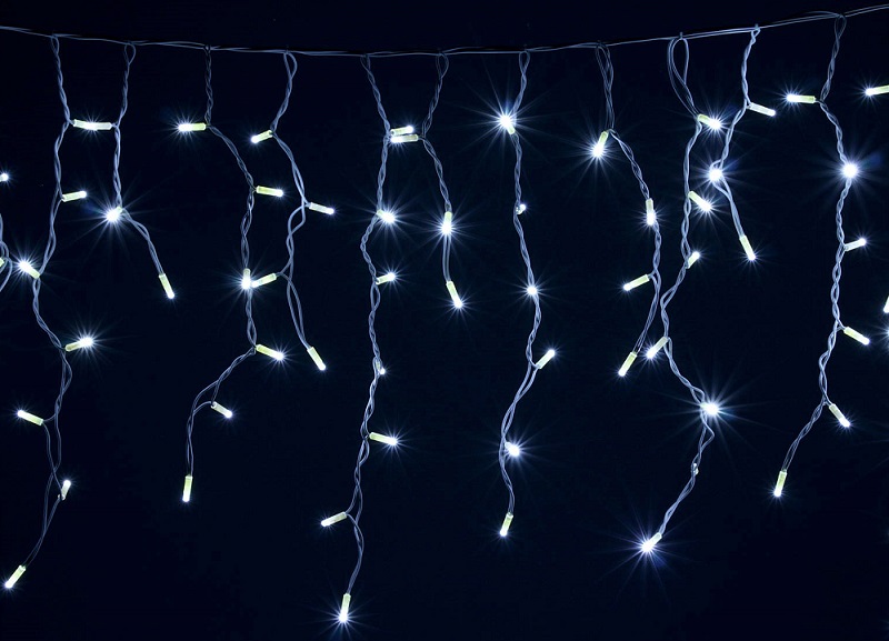 Cortina estalactites 180 LEDS 4,2 m branco frio interiorexterior