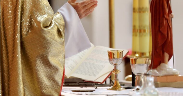Ordenação sacerdotal: eis como tornar-se sacerdote